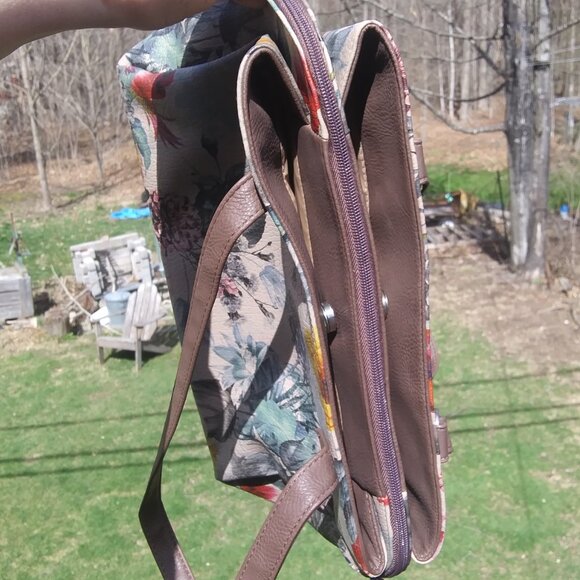 MultiSac bag with neutral background and floral print spring summer vacation - Picture 8 of 16